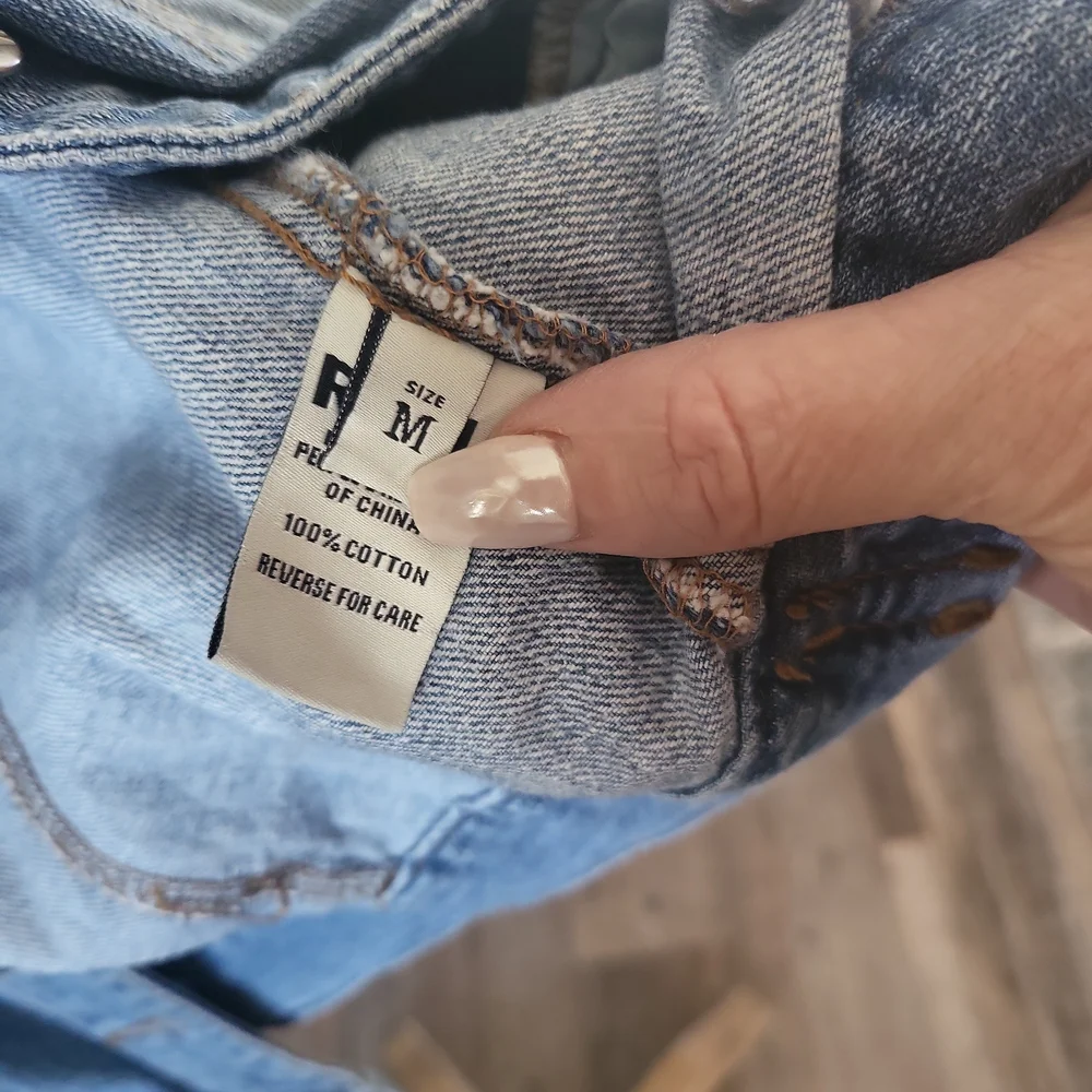 Jean jacket size medium - Picture 4 of 5